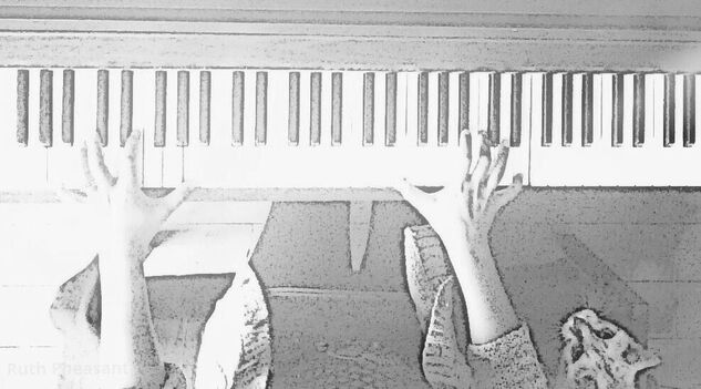 Online Piano Lesson Video Screenshot Blue Stylised.